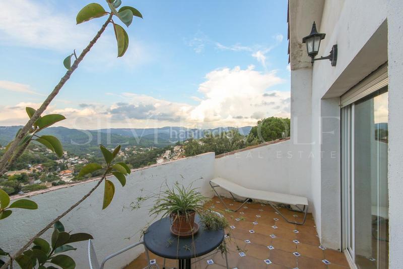 Foto 5486b22f-244b-43eb-a97d-ec0b94108225. Haus mit heizung parking in Urbanitzacions Argentona