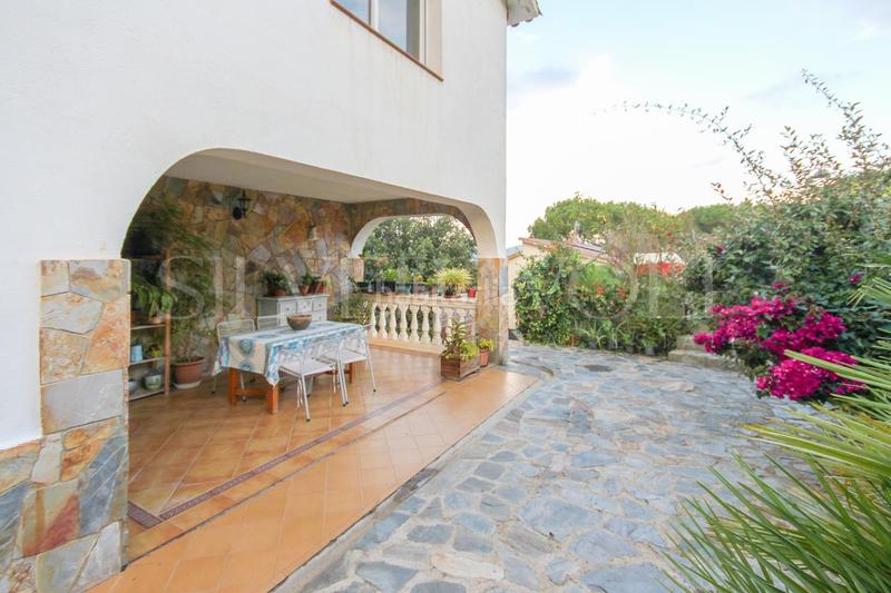 Foto de498960-6a58-49f4-889b-a56ba1670fb5. Haus mit heizung parking in Urbanitzacions Argentona