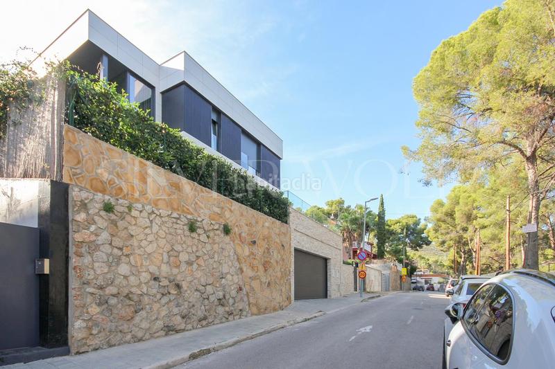 Foto 1fad1608-58d4-40aa-9d76-e2f0c48142dc. Maison avec chauffage parking piscine dans Montmar Castelldefels