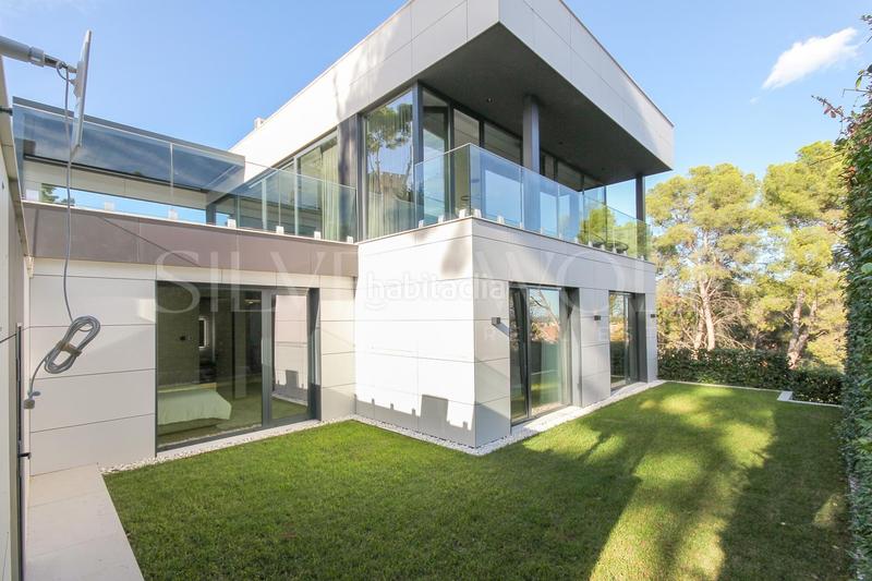 Foto 2235cc4b-ad19-4f80-9541-f1c3cfa8cf63. Maison avec chauffage parking piscine dans Montmar Castelldefels