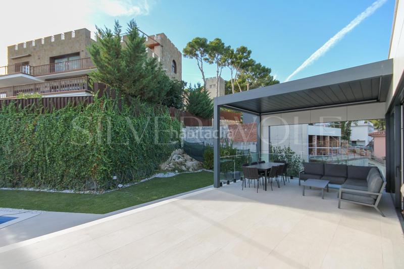 Foto 5049c772-39c2-4cd0-a7b7-f56e90130356. Maison avec chauffage parking piscine dans Montmar Castelldefels