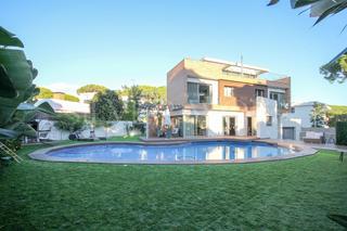 Maison  Carrer diagonal ponent. Joven y elegante