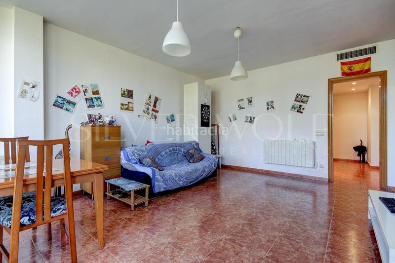 Foto 2643d600-e540-4128-85d5-c97b2917036e. Piso luz natural en Centre-Estació Gavà