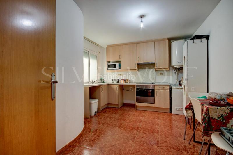 Foto b0cadb01-90dc-4ac5-8131-45fadef016a6. Piso luz natural en Centre-Estació Gavà