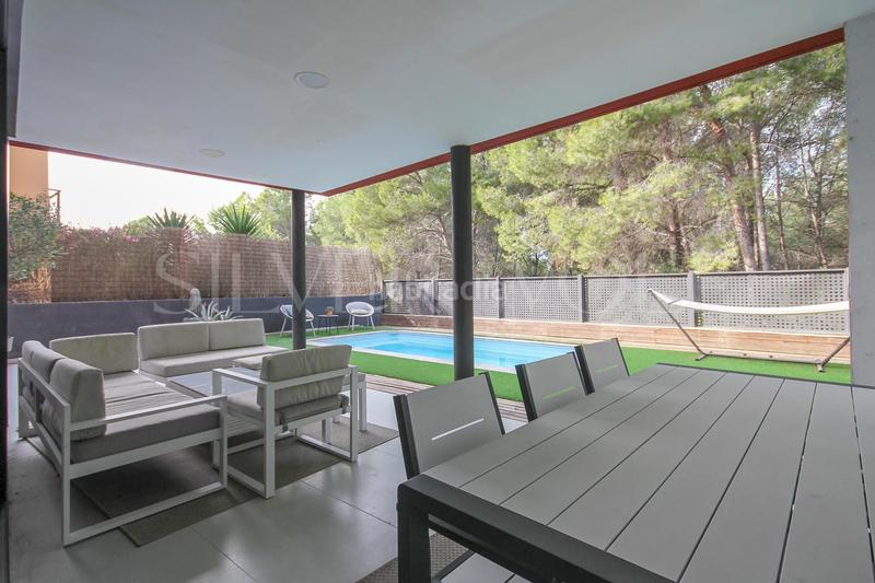 Foto 07fd6439-4156-42bc-b683-049dfc071579. Casa amb calefacció aparcament piscina a Papiol (El)