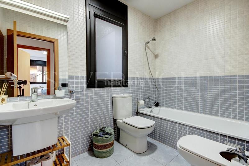 Foto 68570d56-9c72-456d-b4ac-16afefc7edfe. Casa amb calefacció aparcament piscina a Papiol (El)