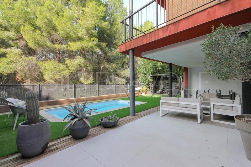 Foto 8ec5f276-4eaf-40f5-9f25-5a8309b579c2. Casa amb calefacció aparcament piscina a Papiol (El)