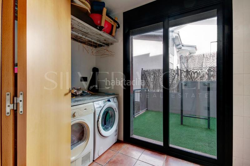 Foto 9041057f-1901-4d79-b440-04f5db3e093f. Casa amb calefacció aparcament piscina a Papiol (El)