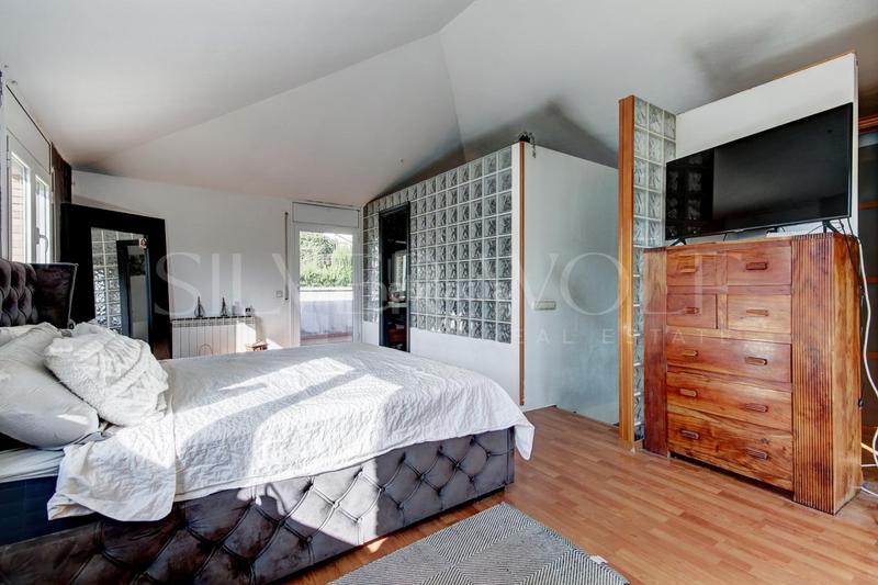 Foto 22aea2e2-01cf-400f-9d27-80c6d21f2cac. Casa con riscaldamento parcheggio piscina in Corbera de Llobregat