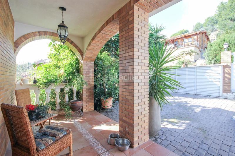 Foto 2582ad2d-d8e1-4454-8c16-c540fab28486. Casa con riscaldamento parcheggio piscina in Corbera de Llobregat