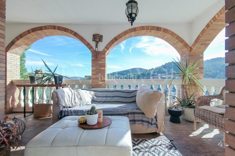 Foto 4a75ab10-8a99-4afc-9f5c-18e0e1192685. Casa con riscaldamento parcheggio piscina in Corbera de Llobregat