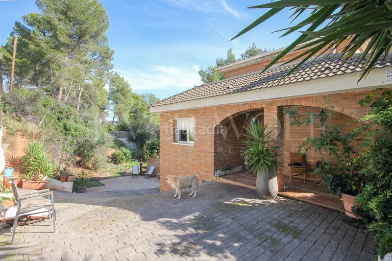 Foto 675f47ef-18cf-4035-bb2b-f793512521a4. Casa con riscaldamento parcheggio piscina in Corbera de Llobregat