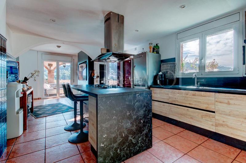 Foto 94909a2a-b796-49f4-bad7-b5e3bbcfc295. Casa con riscaldamento parcheggio piscina in Corbera de Llobregat