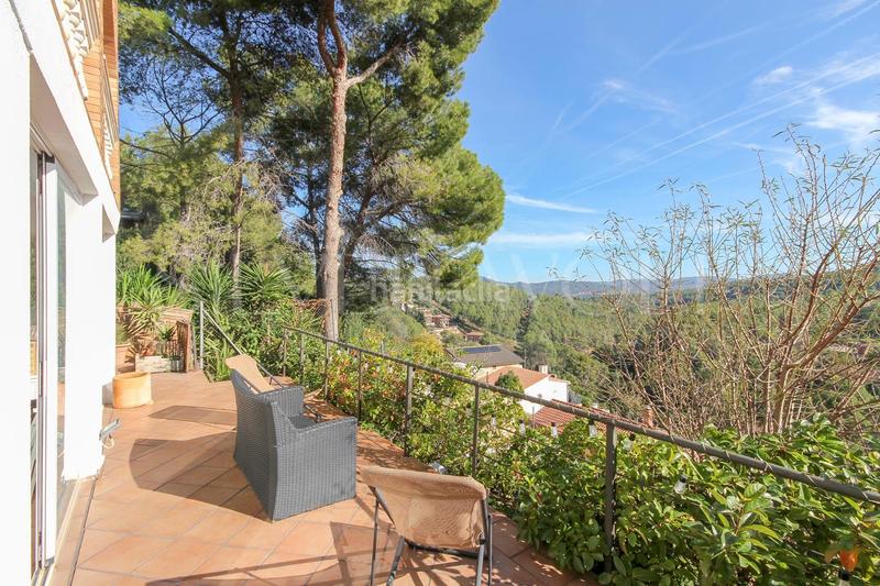 Foto a5ae07f3-5923-404e-aad2-3f3e24ebc117. Casa con riscaldamento parcheggio piscina in Corbera de Llobregat