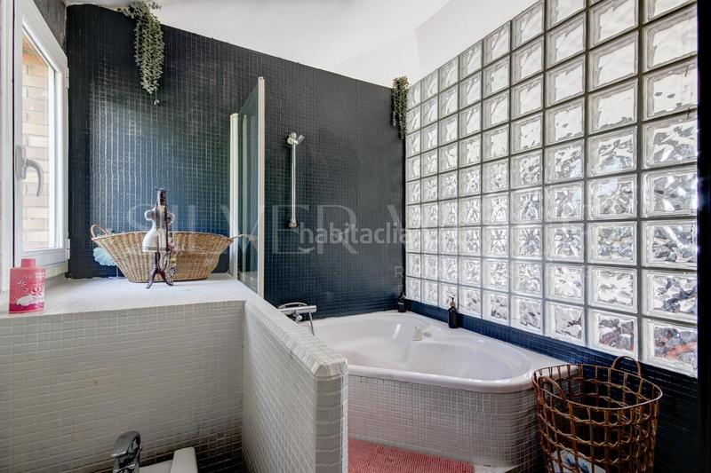 Foto c6e21366-4e7e-4aa1-a146-51713b311460. Casa con riscaldamento parcheggio piscina in Corbera de Llobregat