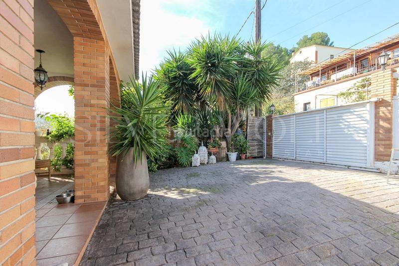 Foto d174ff2c-5182-46fe-9adb-7d5fcd2f0f6b. Casa con riscaldamento parcheggio piscina in Corbera de Llobregat