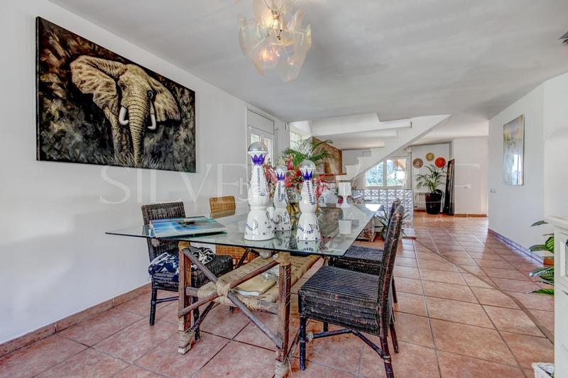 Foto d7b20e21-6806-4e9b-b8b8-08abc2ea8c81. Casa con riscaldamento parcheggio piscina in Corbera de Llobregat