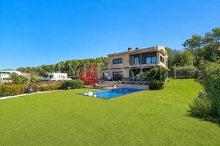 House  Passeig de les vinyes. Diamante en la roca