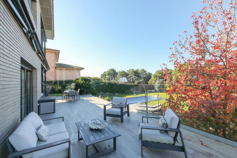 Foto 12063a22-f95f-4c01-94a1-b1cf71031558. Casa diamante en la roca en Roca del Vallès (La)