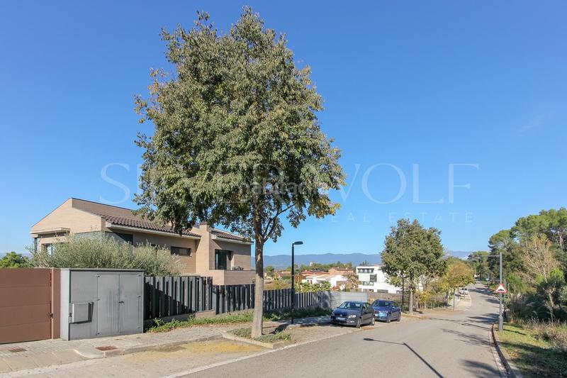 Foto 3e3109bf-6e44-4890-b4eb-fd92b0f70ed2. Casa diamante en la roca en Roca del Vallès (La)