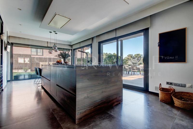 Foto 45c3dbd2-d0d3-4cfc-848d-ff35e010aaeb. Casa diamante en la roca en Roca del Vallès (La)