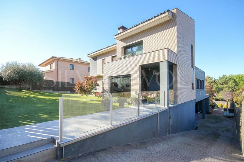 Foto 6262a152-5ac3-453d-b1f9-fc1fe483d478. Casa diamante en la roca en Roca del Vallès (La)