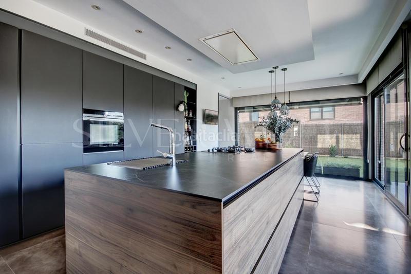 Foto 68c96ff6-c6b5-4cdc-a68d-0c539473a692. Casa diamante en la roca en Roca del Vallès (La)