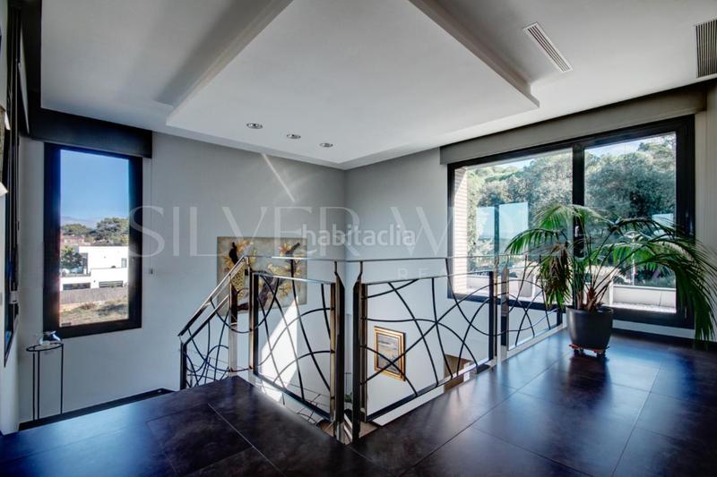 Foto 8749ccec-da58-4034-a7a4-12d4b4bf5a30. Casa diamante en la roca en Roca del Vallès (La)