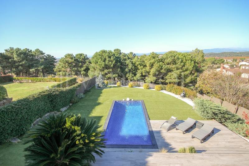 Foto b4999777-4e82-4564-b116-b53279ba18ed. Casa diamante en la roca en Roca del Vallès (La)