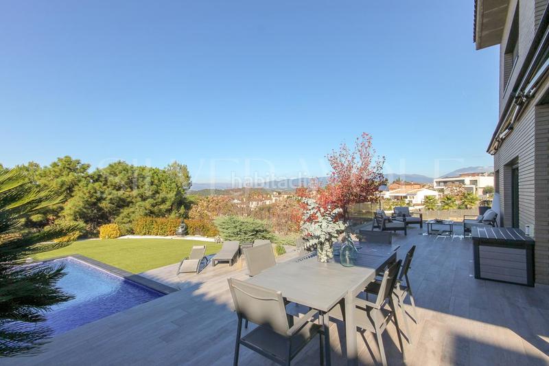 Foto cec9791f-f923-4297-8eb7-60ca987f85fe. Casa diamante en la roca en Roca del Vallès (La)