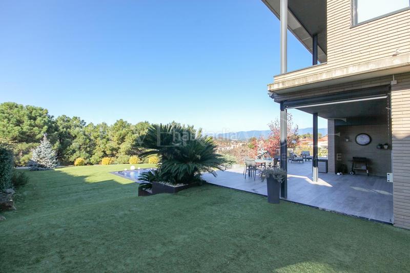 Foto f38ef3da-3629-470d-a14f-1d63e6161f98. Casa diamante en la roca en Roca del Vallès (La)