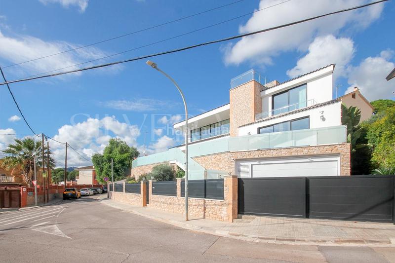 Foto 0cd93c92-ef59-494f-bedd-615d930644c5. Haus mit heizung parking pool in Torrent Ballester Viladecans