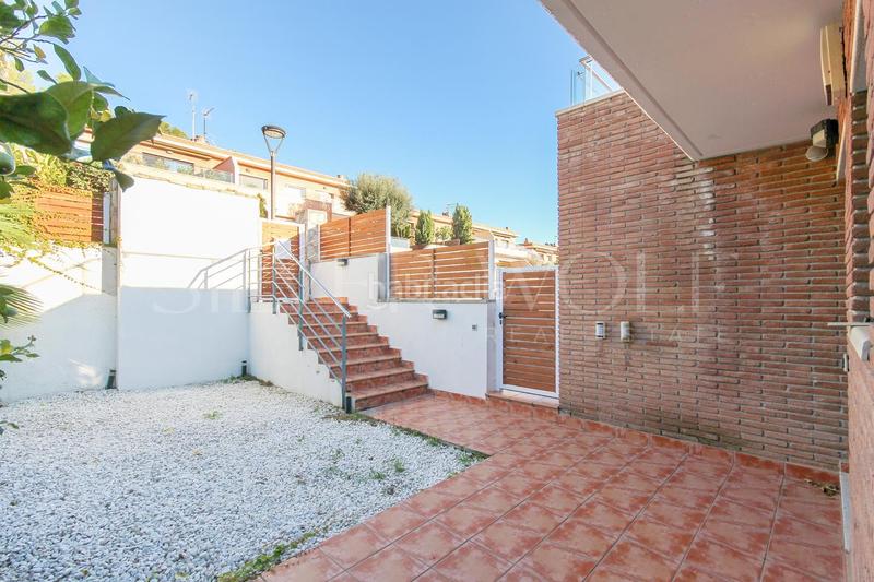Foto 269be26a-334c-4b6c-baa8-f48850c215d3. Towny house with heating parking pool in El Poal Castelldefels
