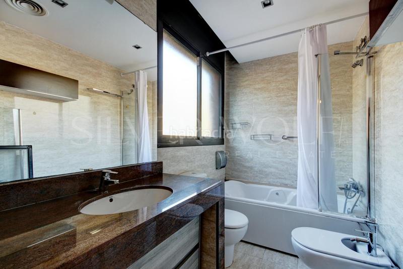 Foto 3a0d71ea-5b4b-46d6-88ea-dc48d6d1fd1f. Towny house with heating parking pool in El Poal Castelldefels