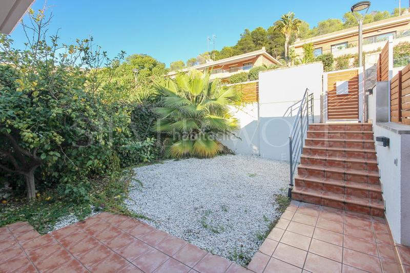 Foto 1088acf4-0b0d-4fd4-a5f7-164ad3418a54. Towny house with heating parking pool in les botigues de Sitges Sitges