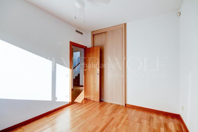 Foto 1fd36560-f6cf-43aa-98b3-5168a226be7a. Towny house with heating parking pool in les botigues de Sitges Sitges