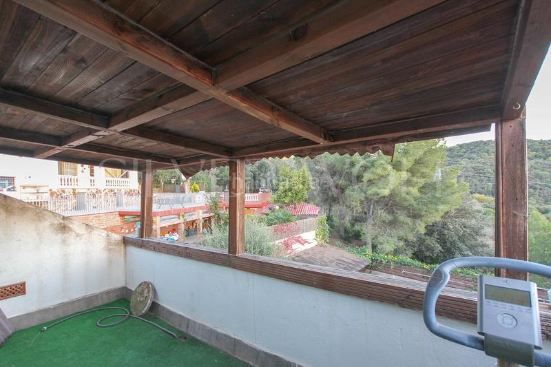 Foto 082cd40d-6a63-4285-bf8b-05427a4cd74b. Maison avec chauffage parking piscine dans Sant Fost de Campsentelles