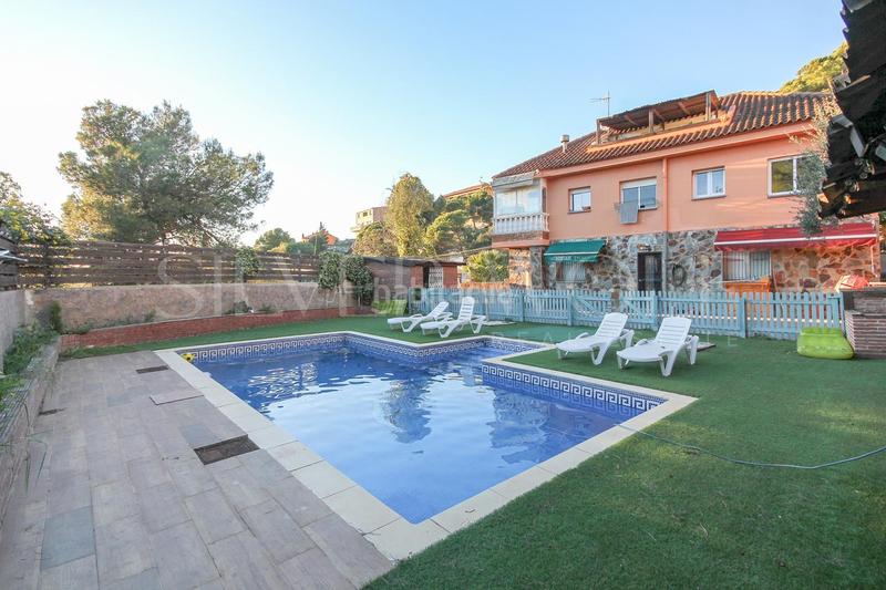 Foto 34dda6ca-6f90-43c8-83fd-ebdd76a58574. Maison avec chauffage parking piscine dans Sant Fost de Campsentelles