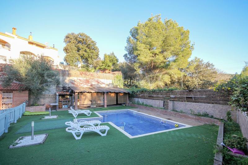 Foto 3acbed82-d702-44d9-b56b-585398d4b976. Maison avec chauffage parking piscine dans Sant Fost de Campsentelles