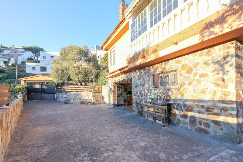 Foto 8b55771a-df9c-4942-b2b9-f0a4382f1c2c. Maison avec chauffage parking piscine dans Sant Fost de Campsentelles