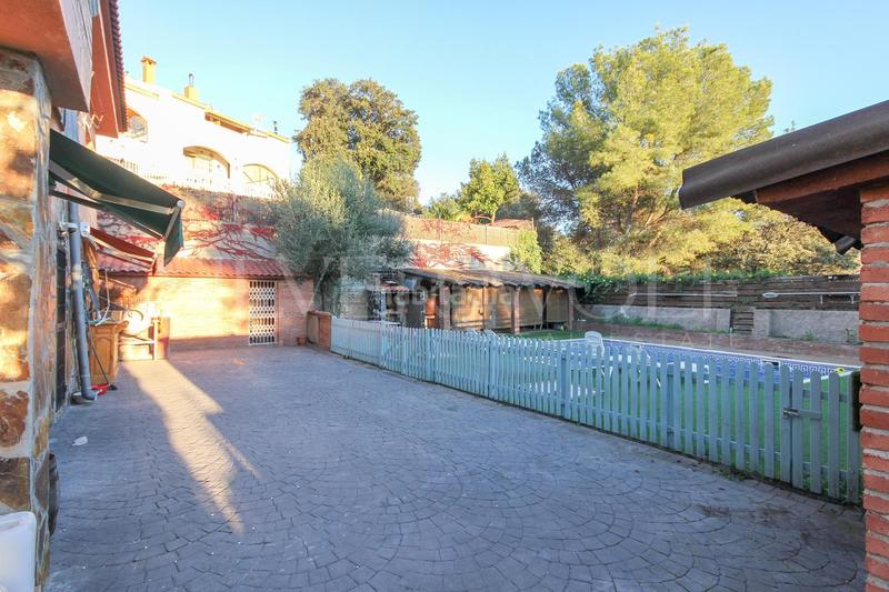 Foto 971e81ed-d44f-4cf8-a92a-c9b38adf3654. Maison avec chauffage parking piscine dans Sant Fost de Campsentelles