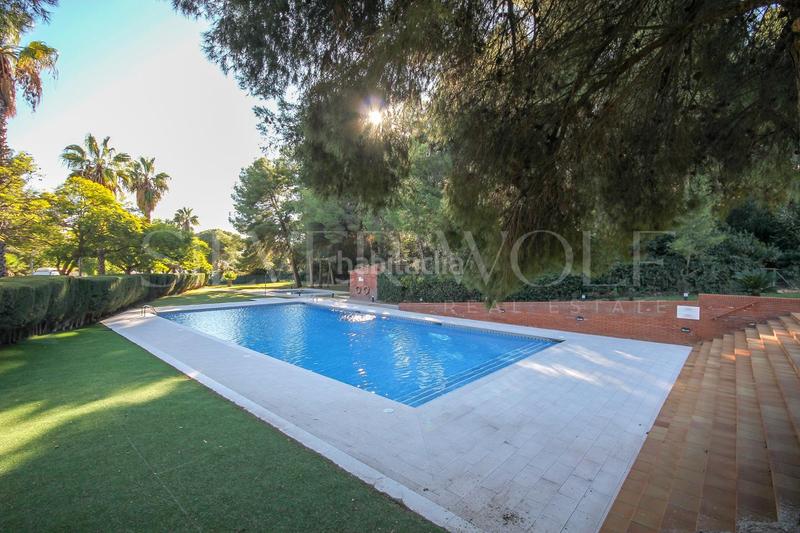 Foto 169e66bf-71e9-48bc-8fe0-b9eb1c7eb80c. Àtic amb calefacció aparcament piscina a les botigues de Sitges Sitges