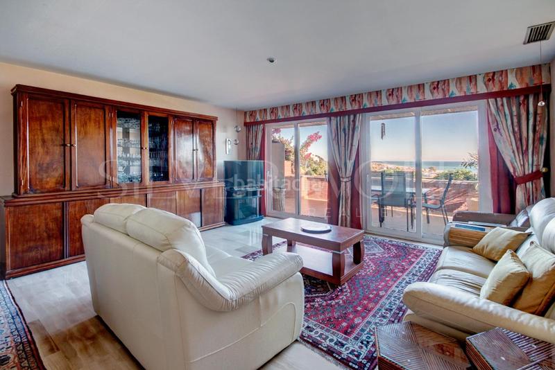 Foto 3cf1db01-a00a-4e9d-9d7d-5f2ce31a58ff. Àtic amb calefacció aparcament piscina a les botigues de Sitges Sitges