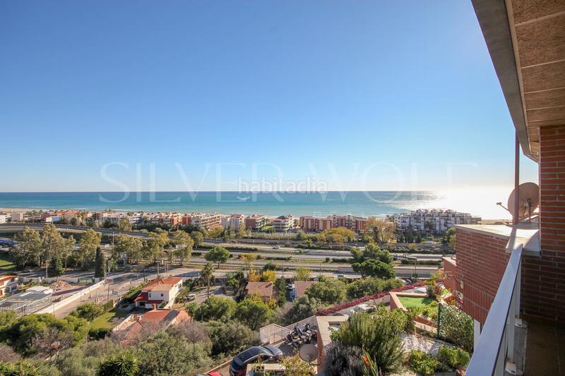 Foto 9382767c-d7f4-4aae-a3e6-58ed2e617281. Àtic amb calefacció aparcament piscina a les botigues de Sitges Sitges