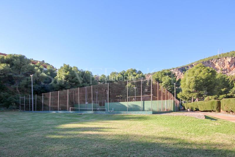 Foto 94433de3-4a4c-4669-be61-71ad59f049a5. Àtic amb calefacció aparcament piscina a les botigues de Sitges Sitges