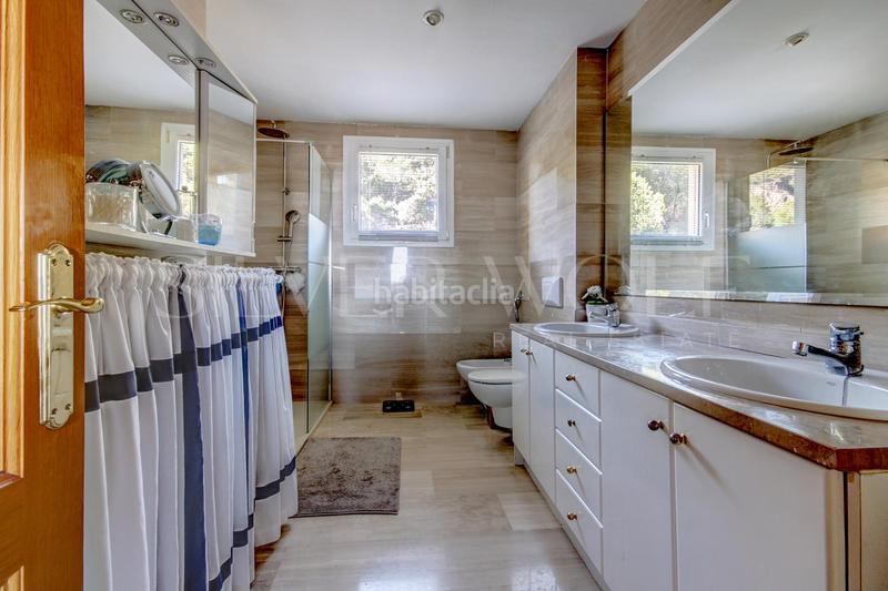 Foto ae13e4a8-3177-4947-96fe-de46c9b2d5ec. Àtic amb calefacció aparcament piscina a les botigues de Sitges Sitges