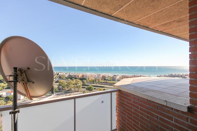 Foto afb9a910-a93c-4a2c-9961-3a6a600a5f29. Àtic amb calefacció aparcament piscina a les botigues de Sitges Sitges