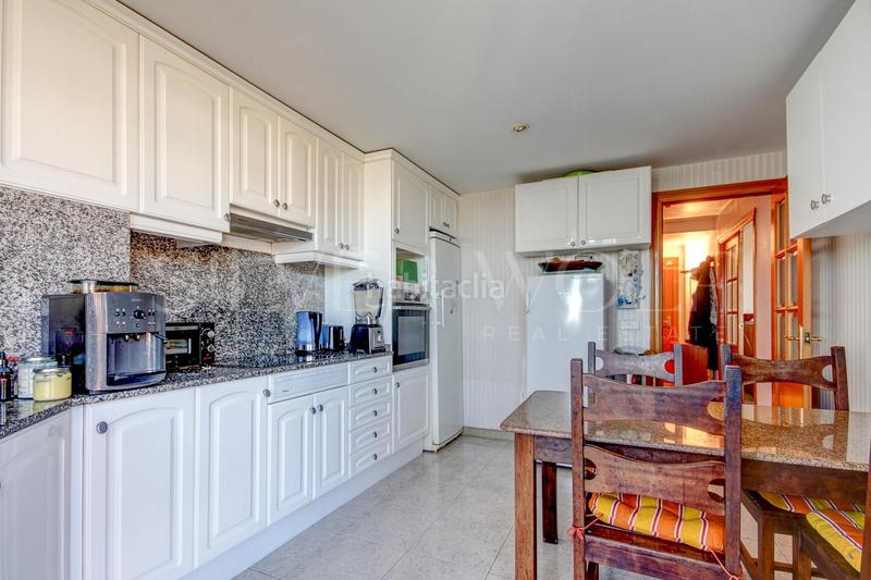 Foto c3e8e00b-3c69-46af-a61a-7af30be37f56. Àtic amb calefacció aparcament piscina a les botigues de Sitges Sitges