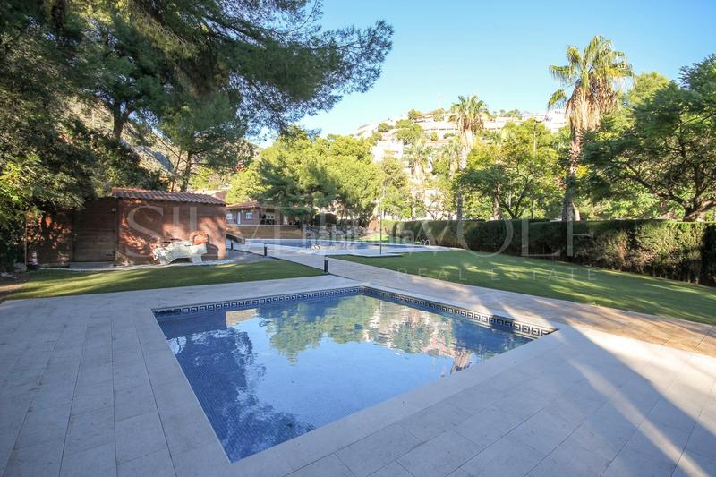 Foto d834b722-853d-4432-ba71-d0af75077587. Àtic amb calefacció aparcament piscina a les botigues de Sitges Sitges