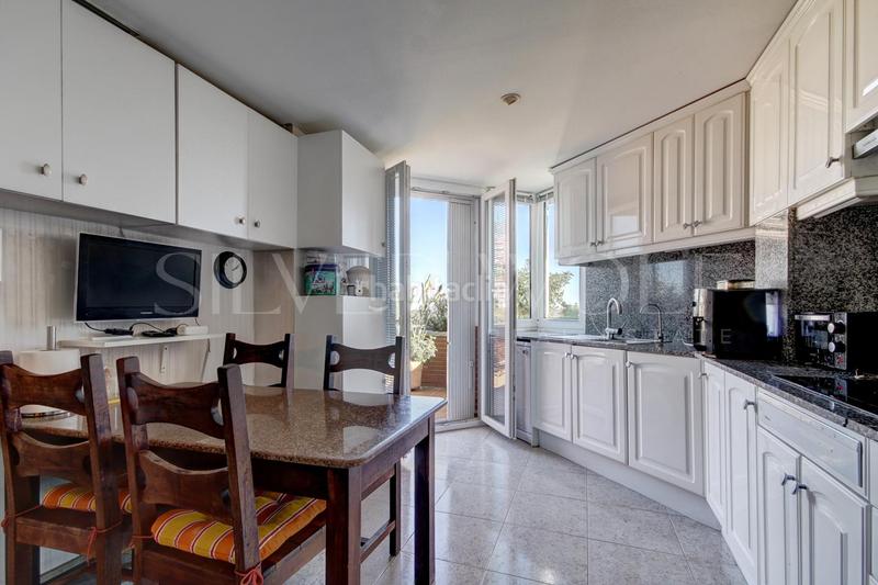 Foto dbe2fb63-7673-44b0-a0fe-e1519d4997ab. Àtic amb calefacció aparcament piscina a les botigues de Sitges Sitges